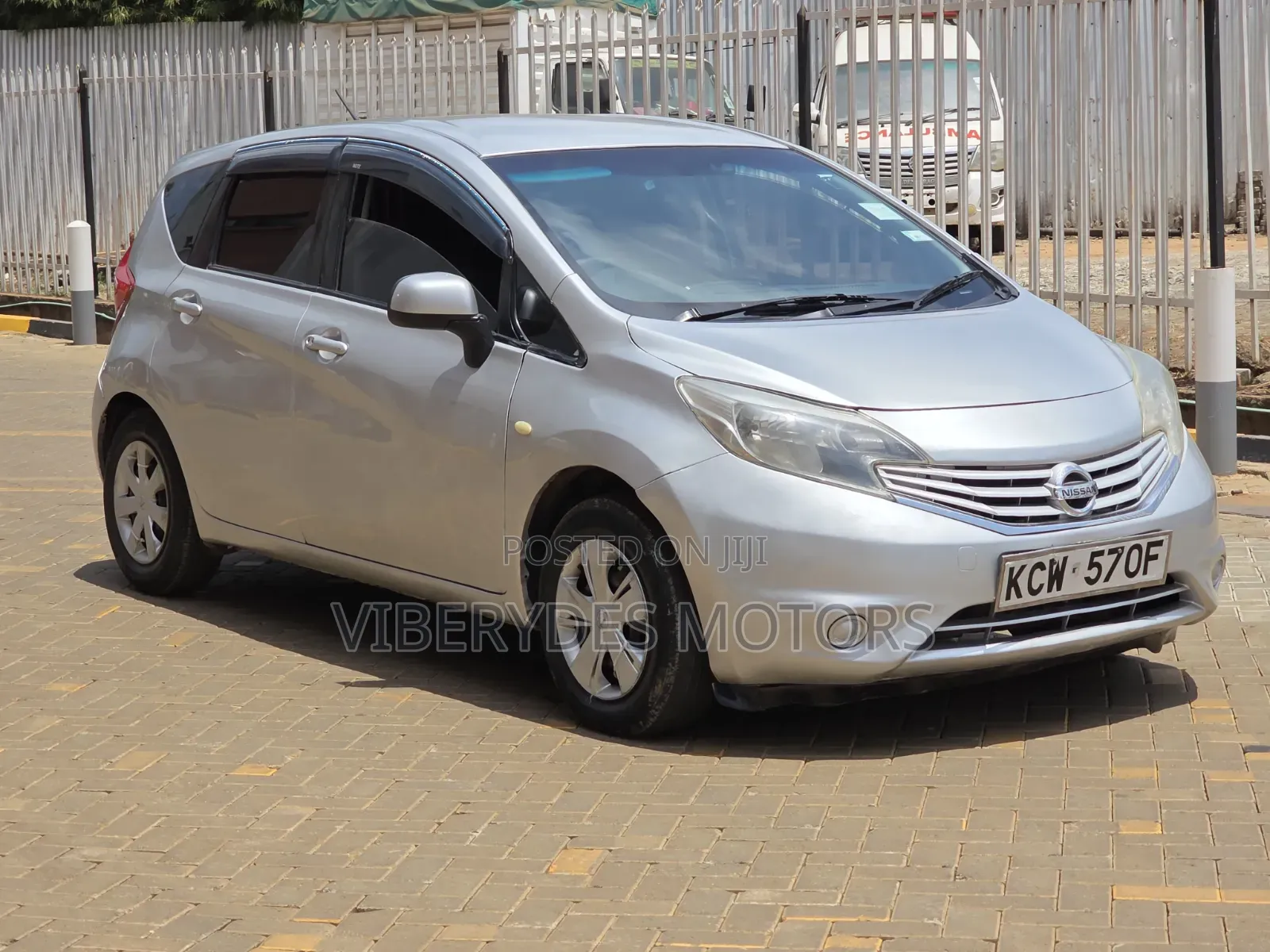 Nissan Note 2012 Silver
