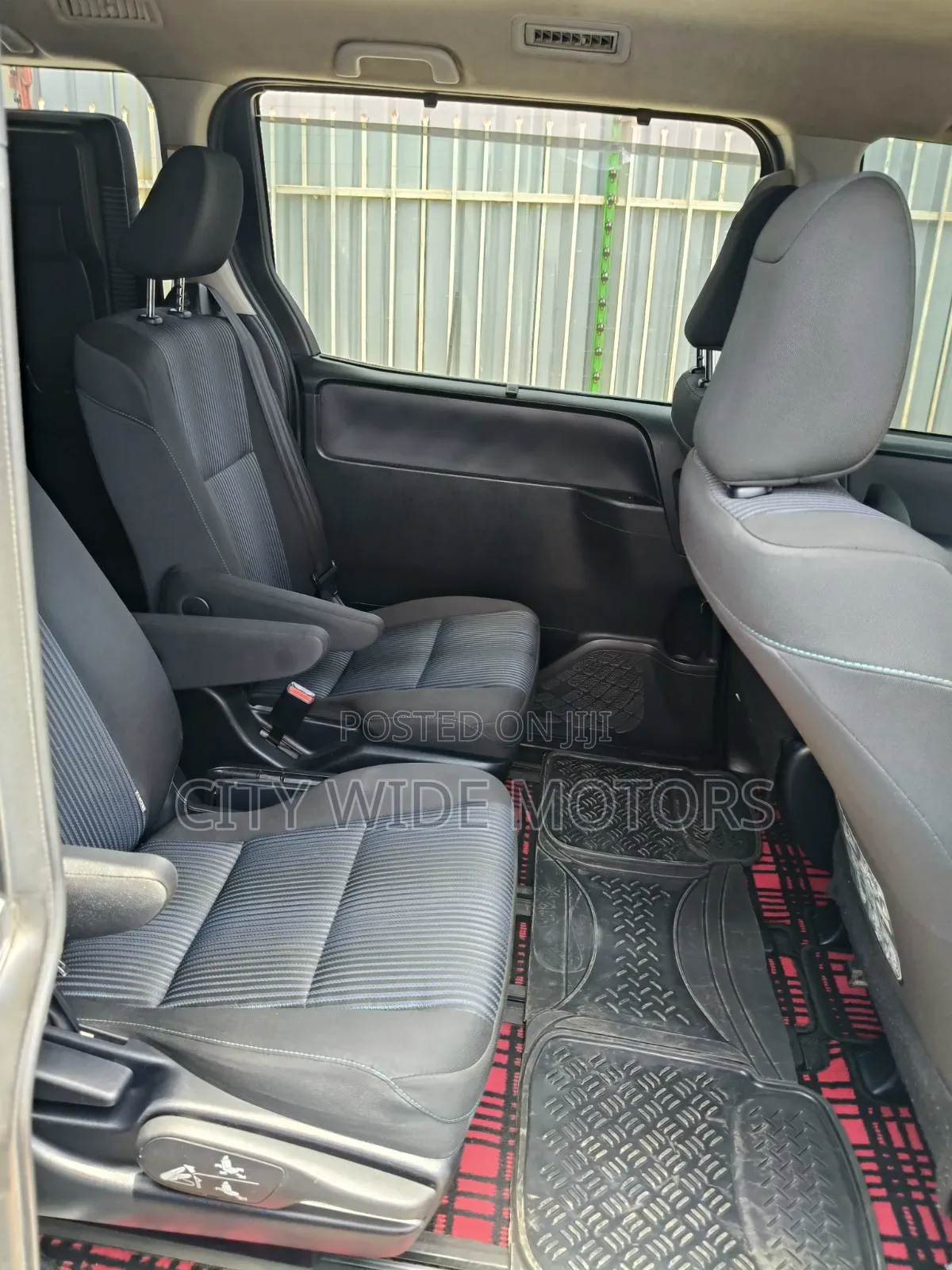 Toyota Noah 2016 Gray