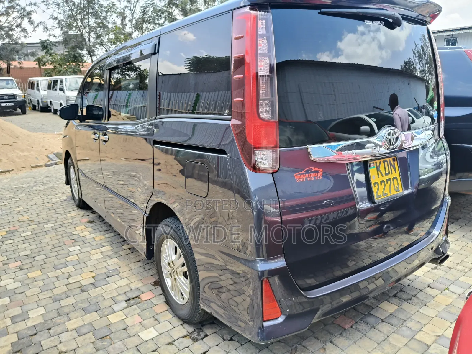 Toyota Noah 2016 Gray
