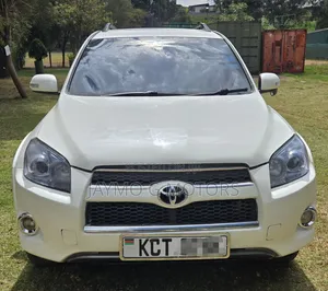 Toyota RAV4 2.5 2011 White