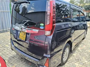 Toyota Noah 2016 Gray