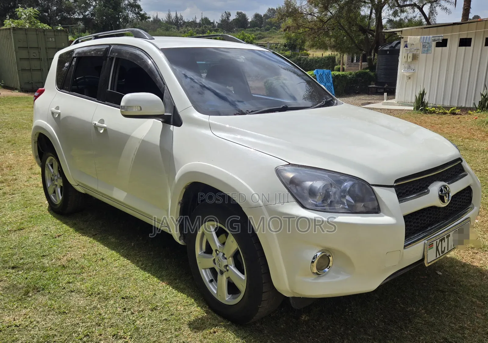 Toyota RAV4 2.5 2011 White