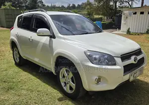 Toyota RAV4 2.5 2011 White