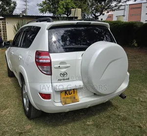 Toyota RAV4 2.5 2011 White