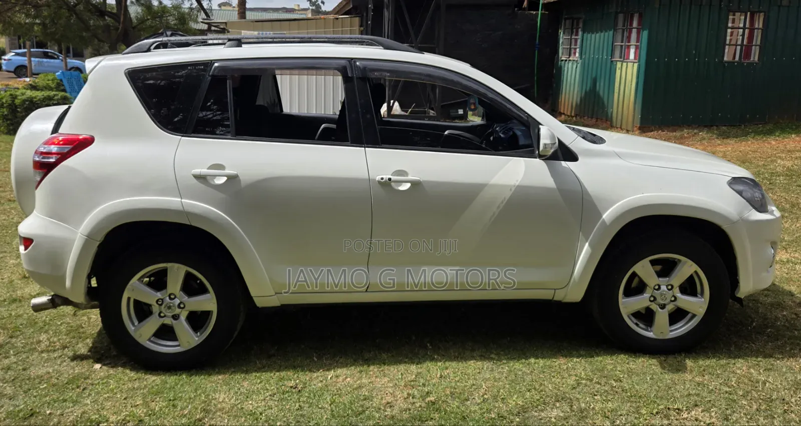 Toyota RAV4 2.5 2011 White