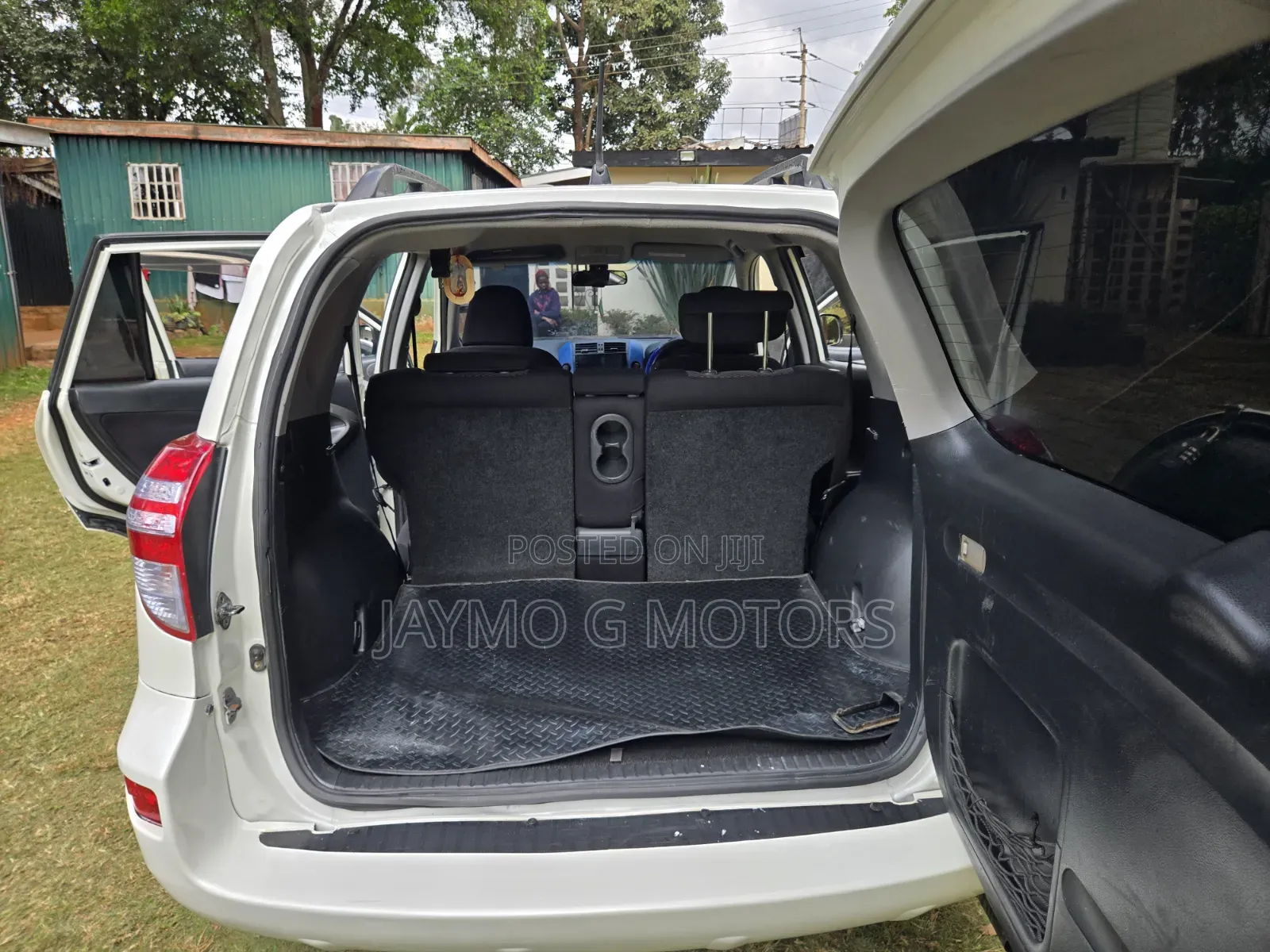 Toyota RAV4 2.5 2011 White