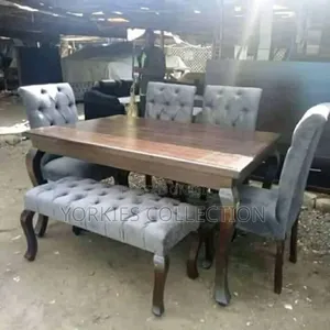 Beautiful Rectangular 6 Seater Dinning Table