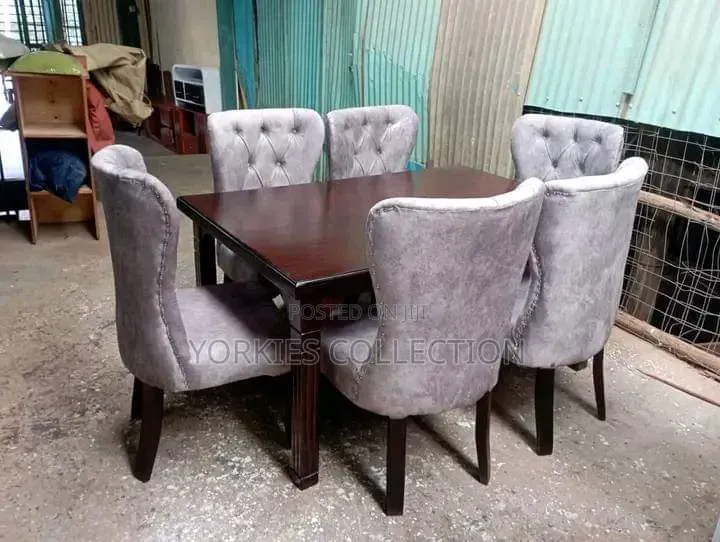 Beautiful Rectangular 6 Seater Dinning Table