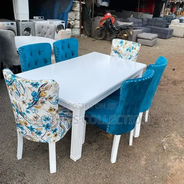 Beautiful Rectangular 6 Seater Dinning Table