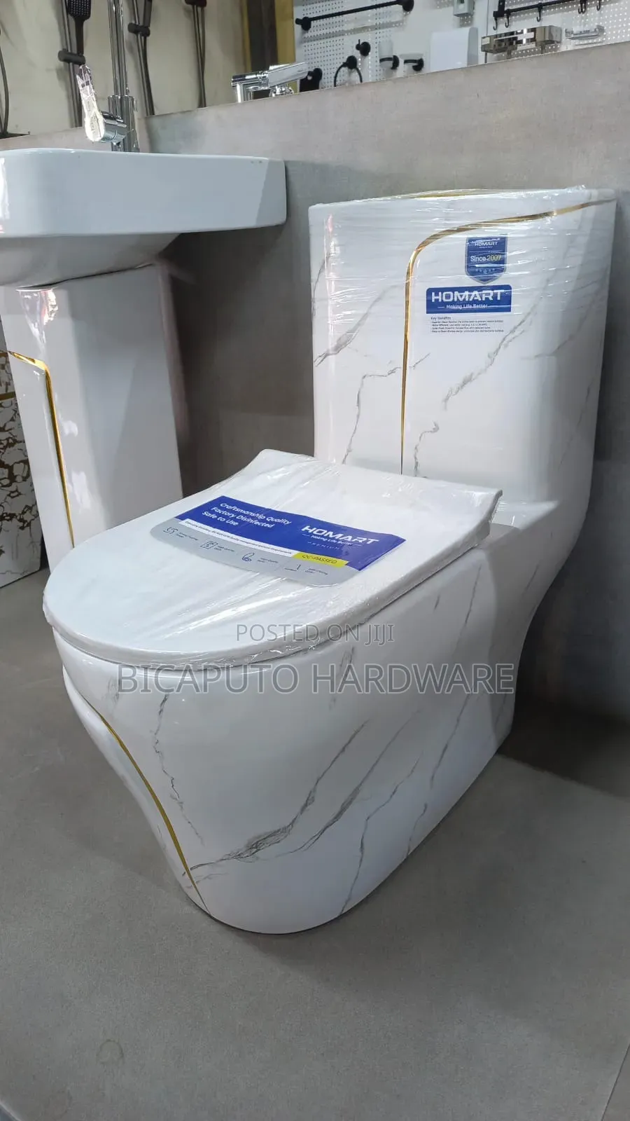 Wc Toilet One Body Hormart With Gold