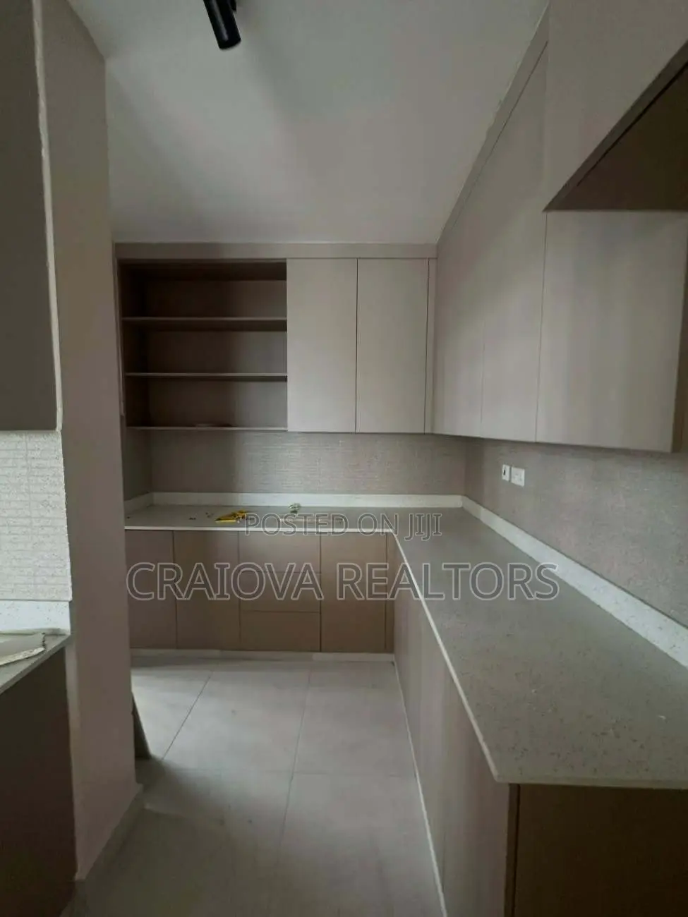 3bdrm Duplex in Hotel 67 Area for sale