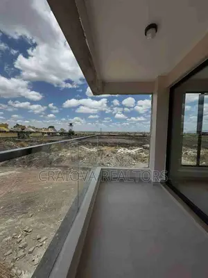 3bdrm Duplex in Hotel 67 Area for sale