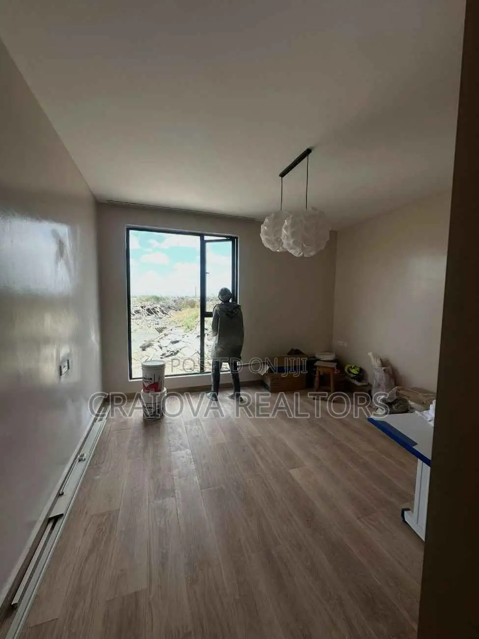 3bdrm Duplex in Hotel 67 Area for sale