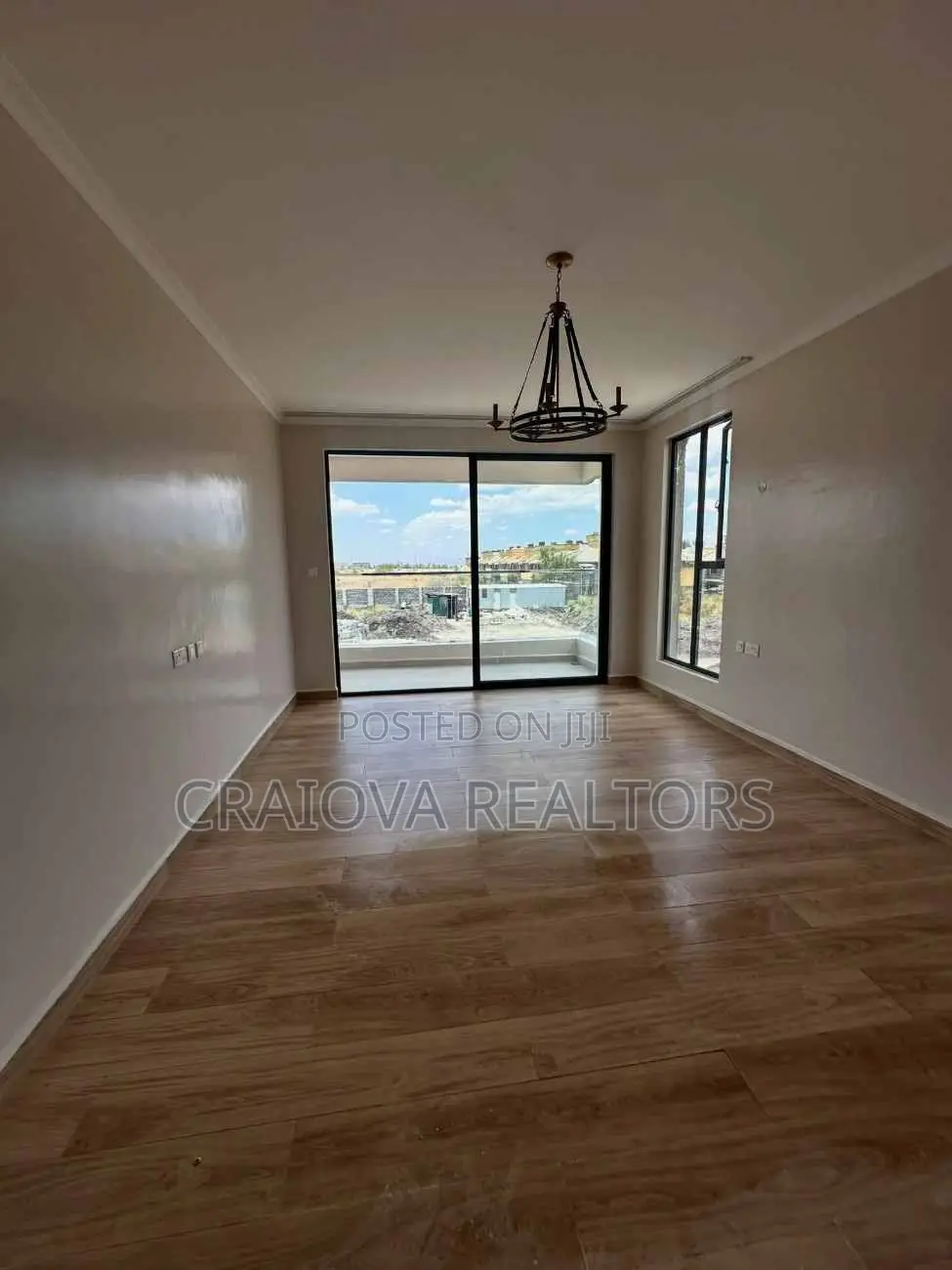 3bdrm Duplex in Hotel 67 Area for sale