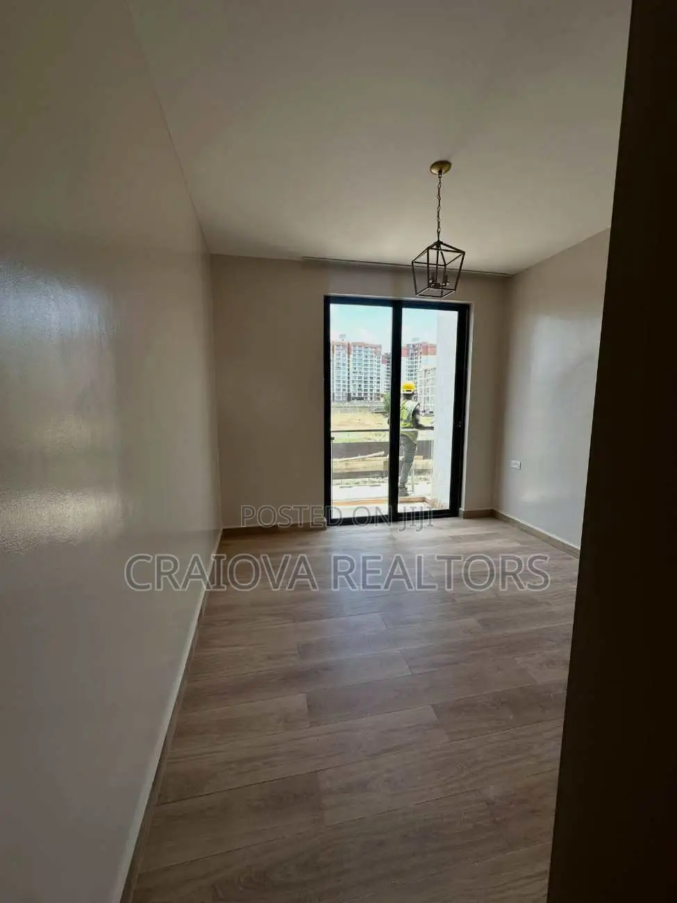3bdrm Duplex in Hotel 67 Area for sale