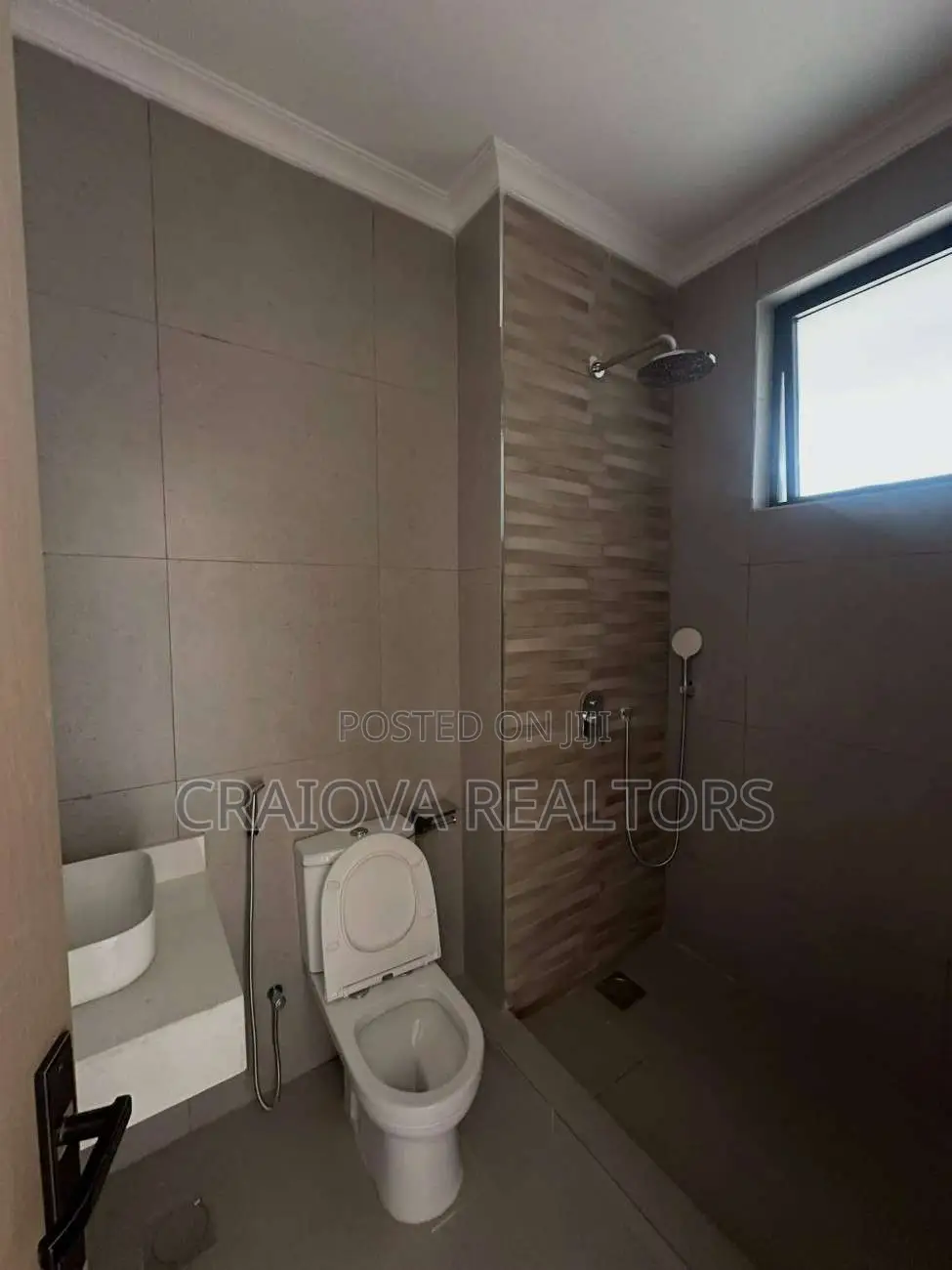 3bdrm Duplex in Hotel 67 Area for sale