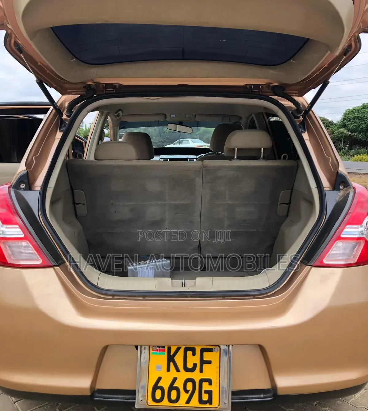 Nissan Tiida 2009 Brown
