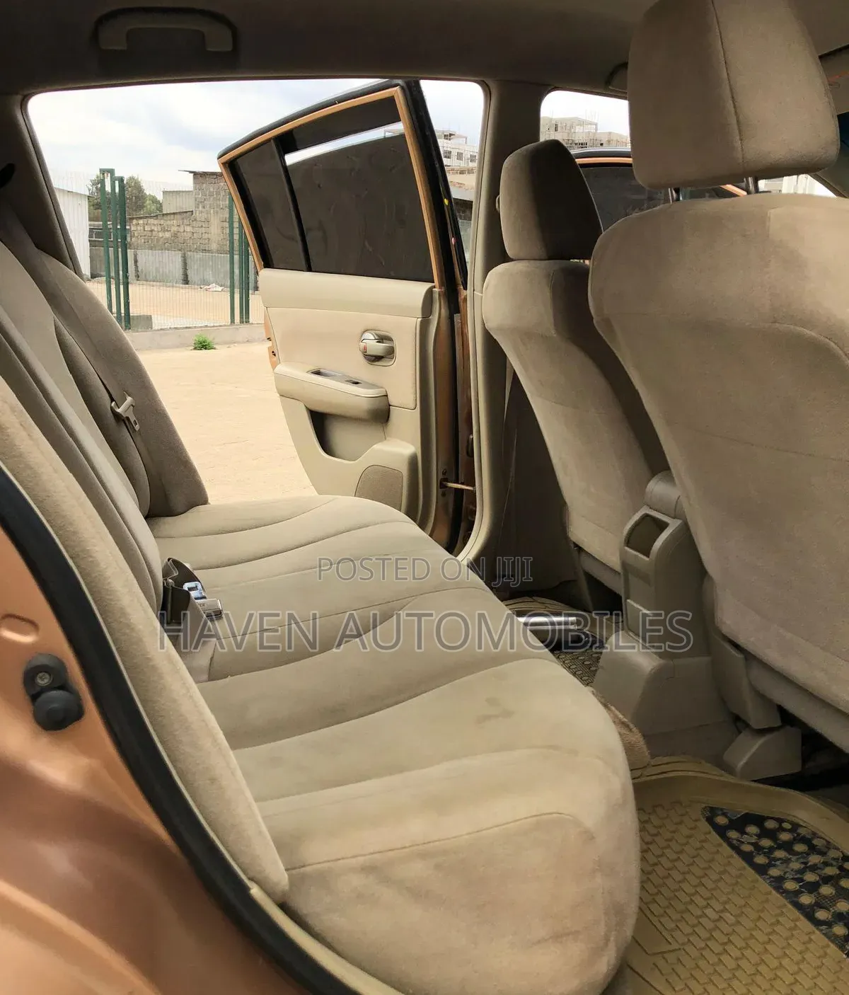 Nissan Tiida 2009 Brown