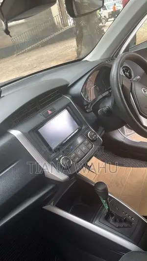 Toyota Corolla Fielder 2019 Silver