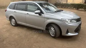 Toyota Corolla Fielder 2019 Silver