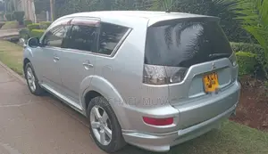 Mitsubishi Outlander 2011 Silver