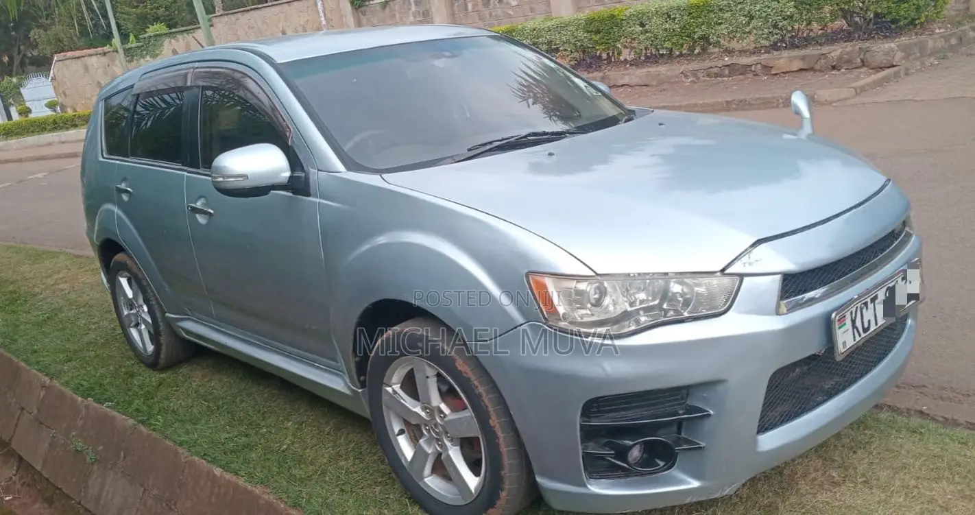 Mitsubishi Outlander 2011 Silver