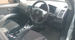 Mitsubishi Outlander 2011 Silver