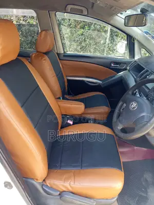 Toyota ISIS 2011 White