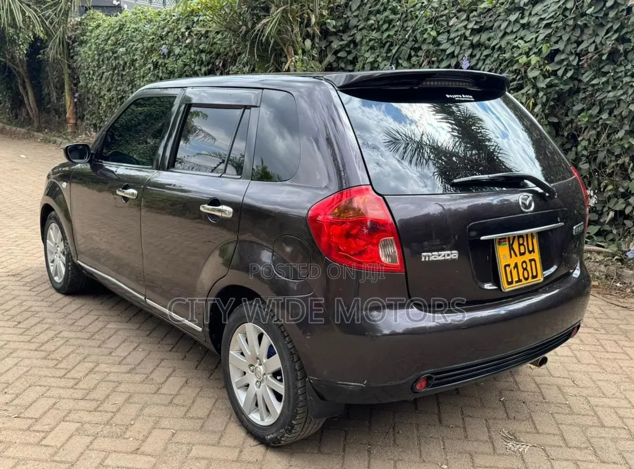 Mazda Verisa 2006 Maroon