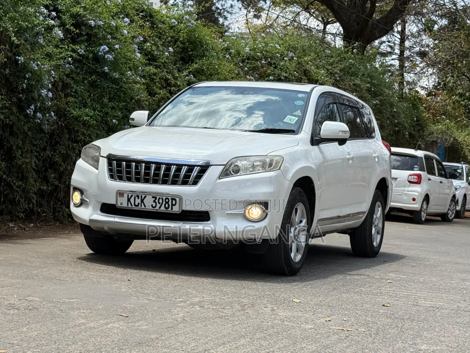 Toyota Vanguard 2010 White