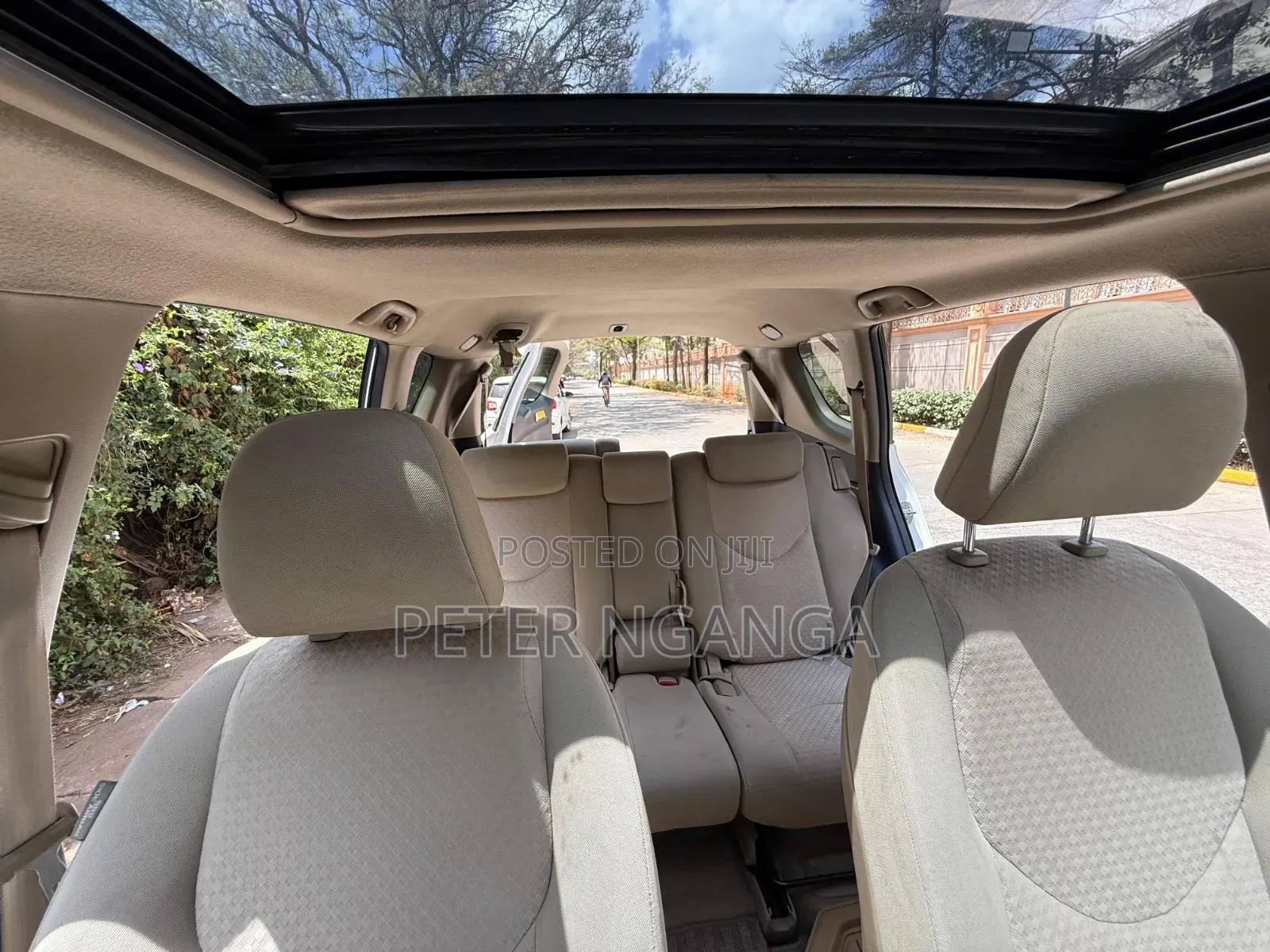 Toyota Vanguard 2010 White