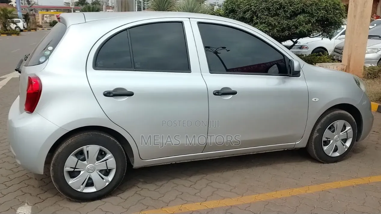 Nissan March 2019 Silver