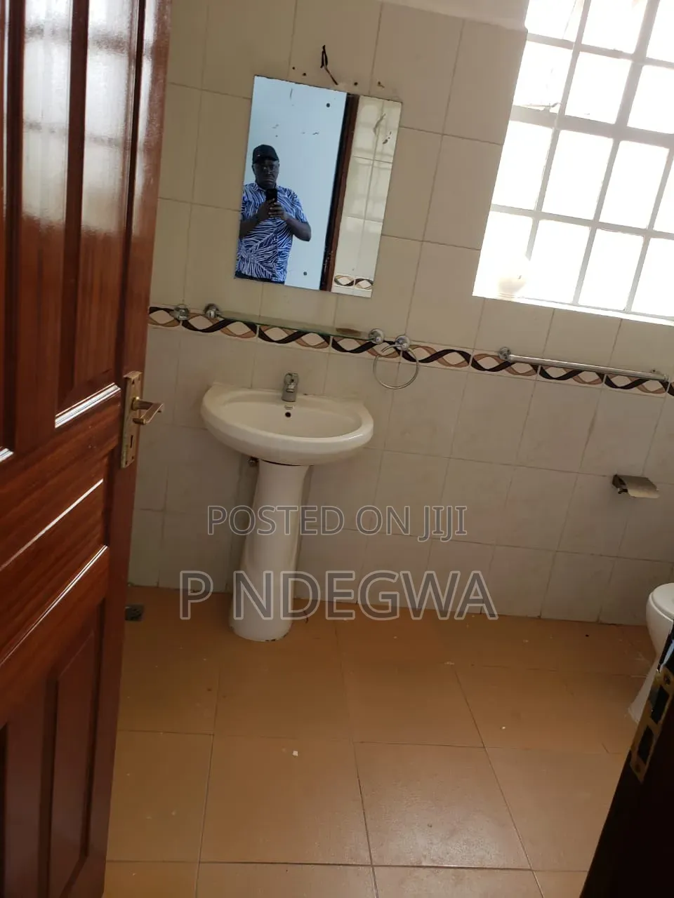 6bdrm Maisonette in Wilmary Estate, Allsops for sale