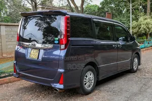 Toyota Noah 2016 Purple