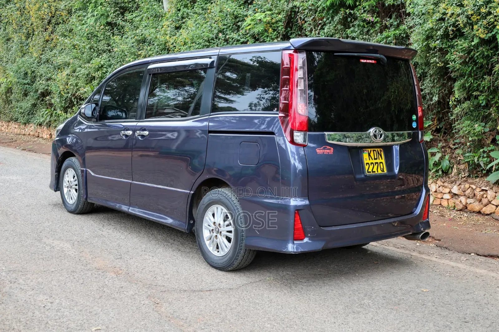 Toyota Noah 2016 Purple