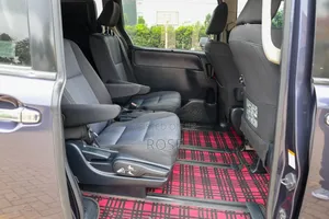 Toyota Noah 2016 Purple