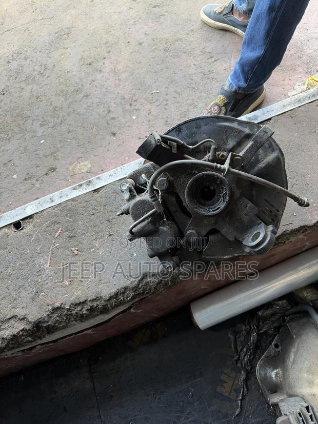 Complete Hub  Isuzu Dmax 4wd