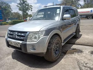 Mitsubishi Pajero V90 3.2 DI-D 2013 Silver