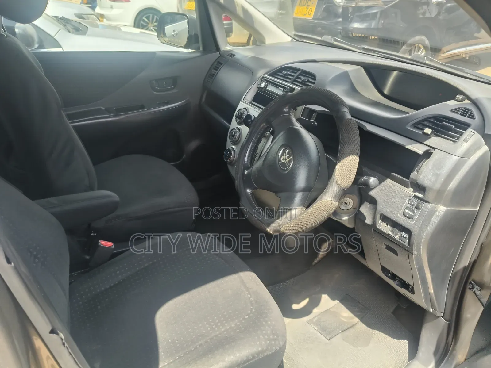 Toyota Ractis 1.5 AWD 2010 Gray