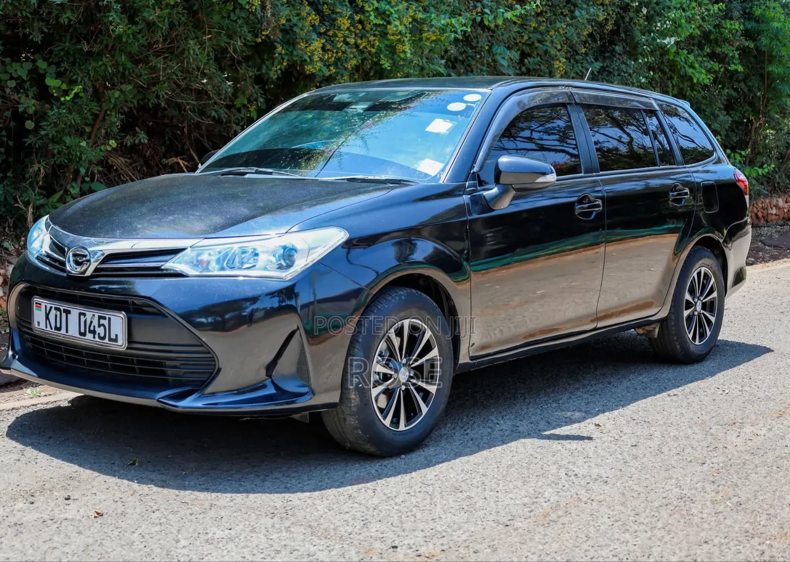 Toyota Corolla Fielder 2018 Black