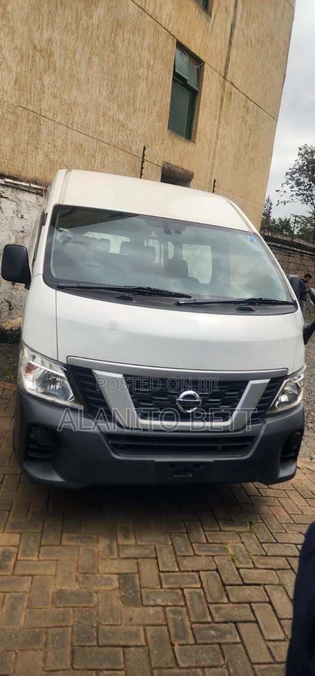 Nissan Caravan (Urvan) 2019 White