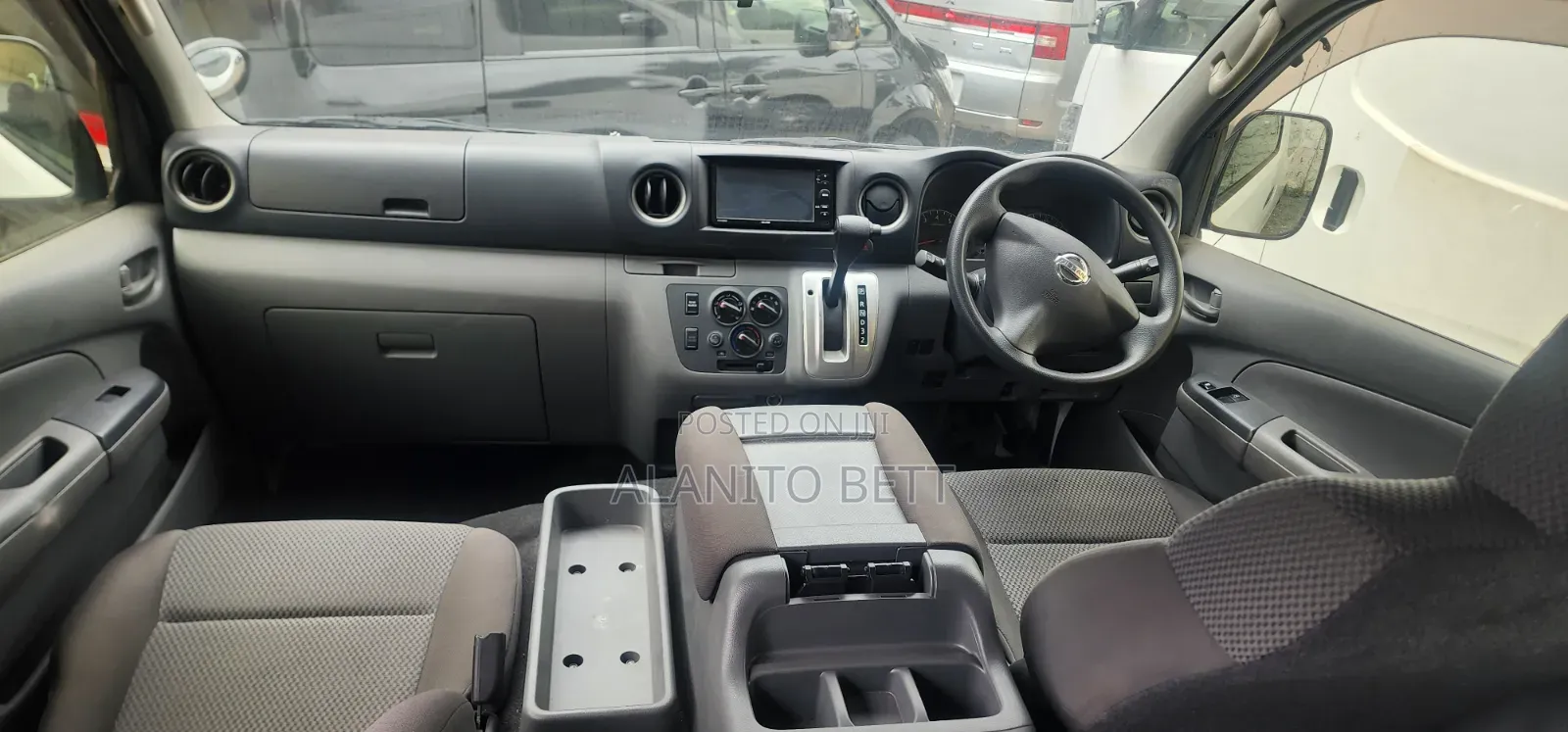Nissan Caravan (Urvan) 2019 White