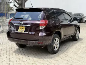 Toyota Vanguard 2011 Purple