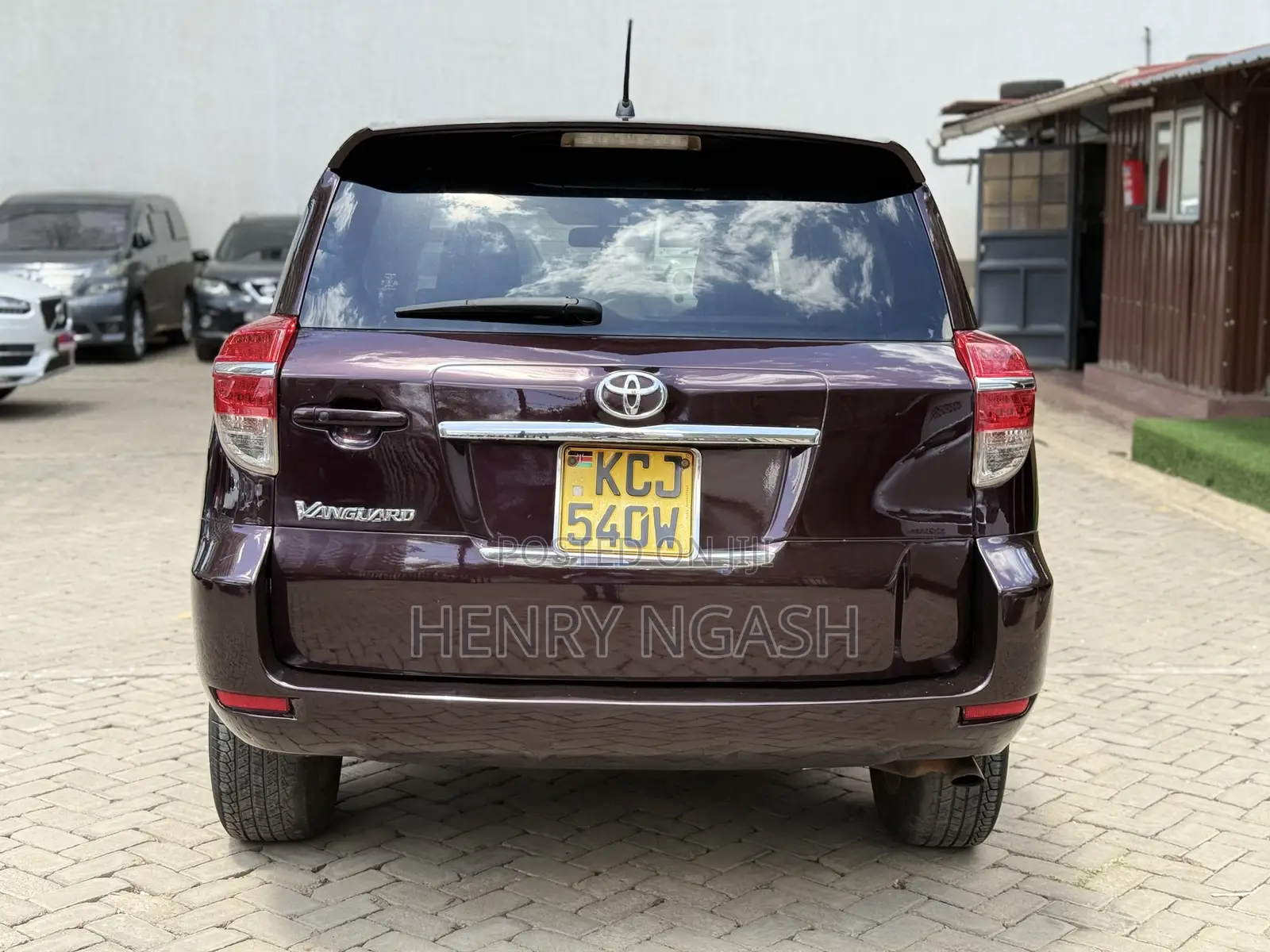 Toyota Vanguard 2011 Purple