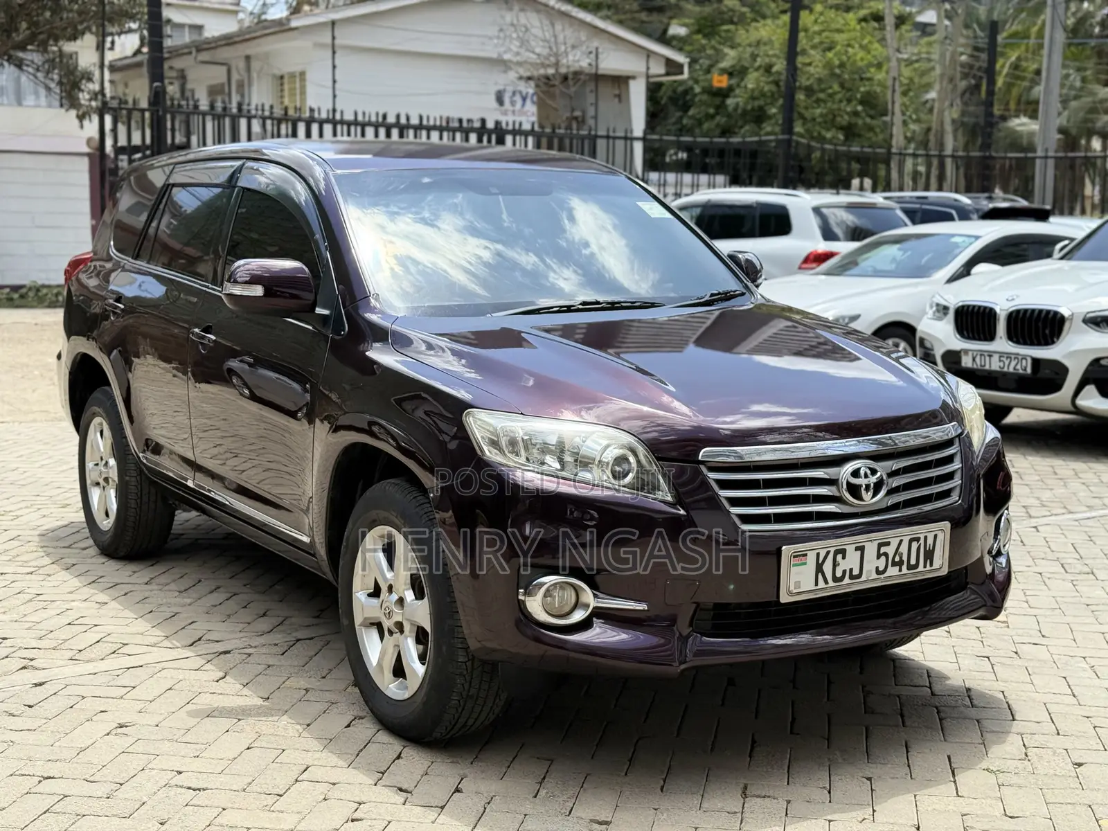 Toyota Vanguard 2011 Purple