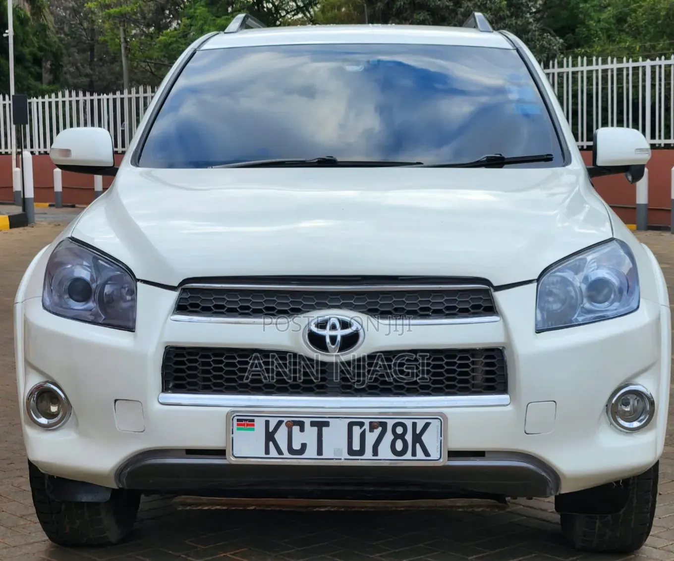 Toyota RAV4 2.5 2011 White