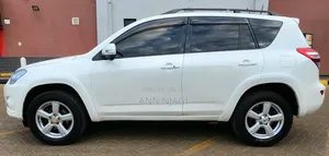 Toyota RAV4 2.5 2011 White