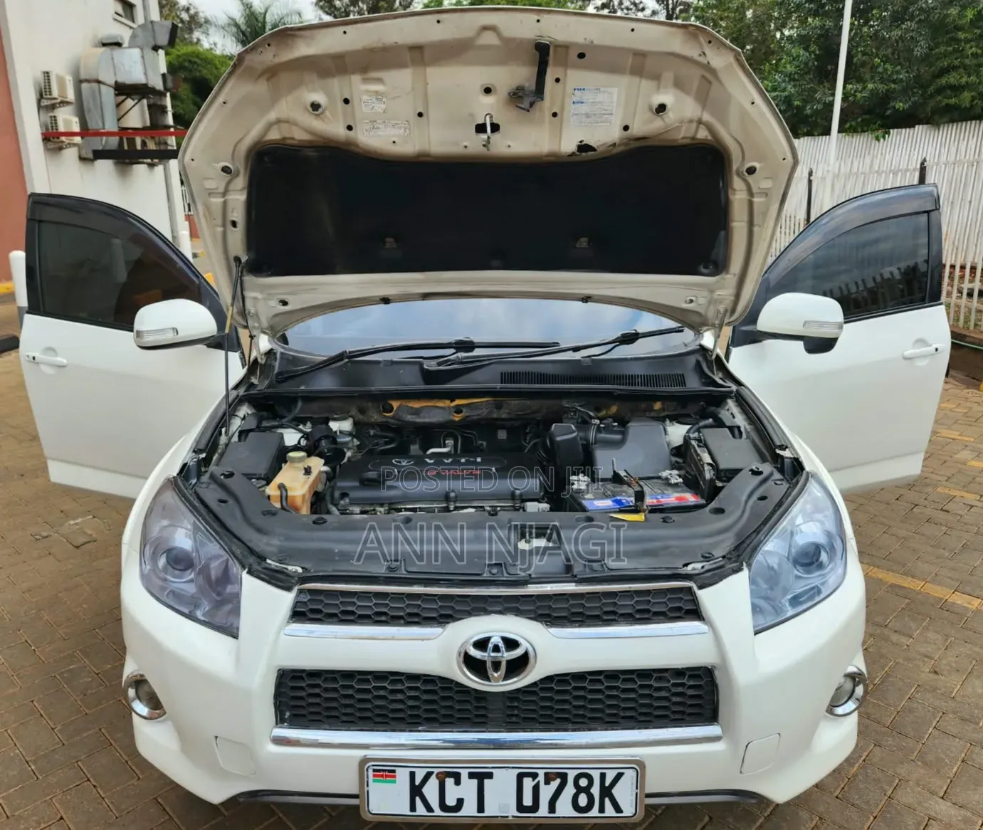 Toyota RAV4 2.5 2011 White