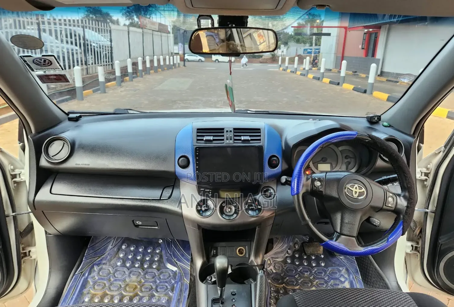 Toyota RAV4 2.5 2011 White
