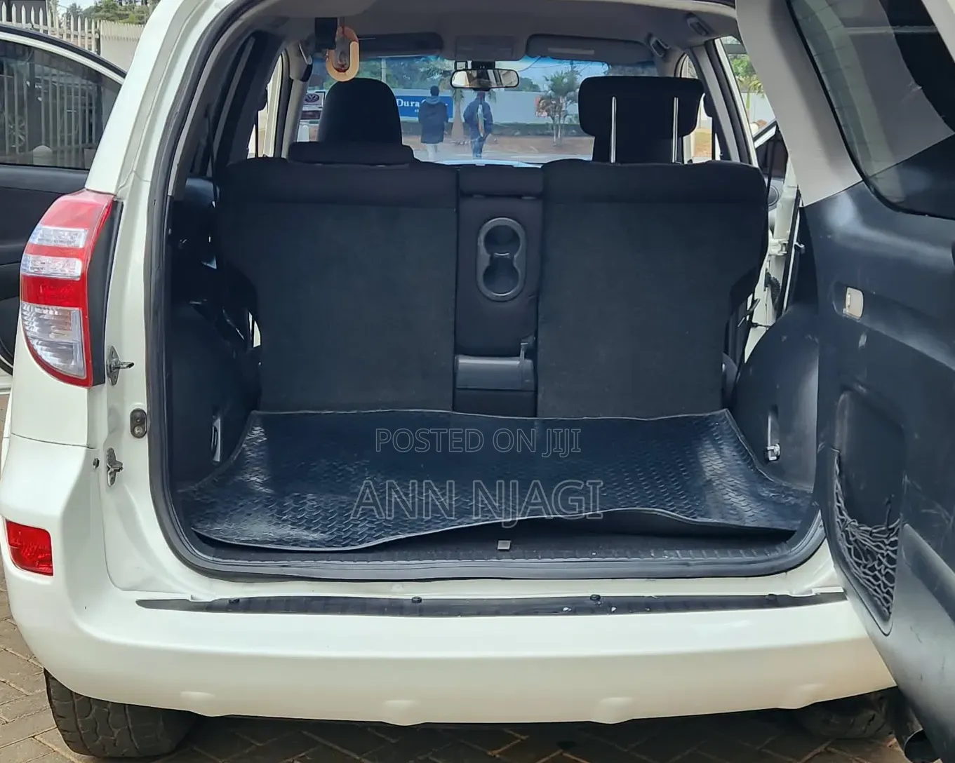 Toyota RAV4 2.5 2011 White